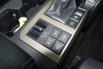 https://vehicle-cdn.autoleague.cloud/30640_U110834_9.jpg