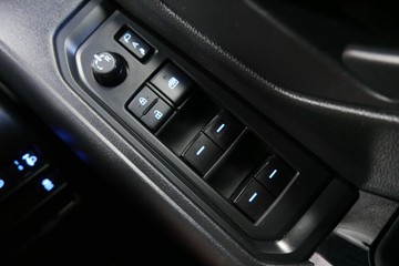 https://vehicle-cdn.autoleague.cloud/30640_U110836_15.jpg