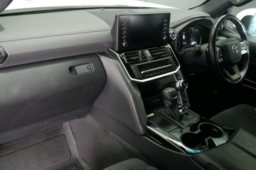 https://vehicle-cdn.autoleague.cloud/30640_U110836_18.jpg