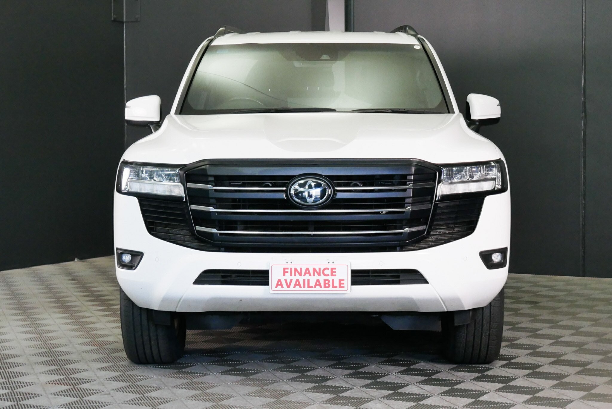 Toyota Landcruiser image 2