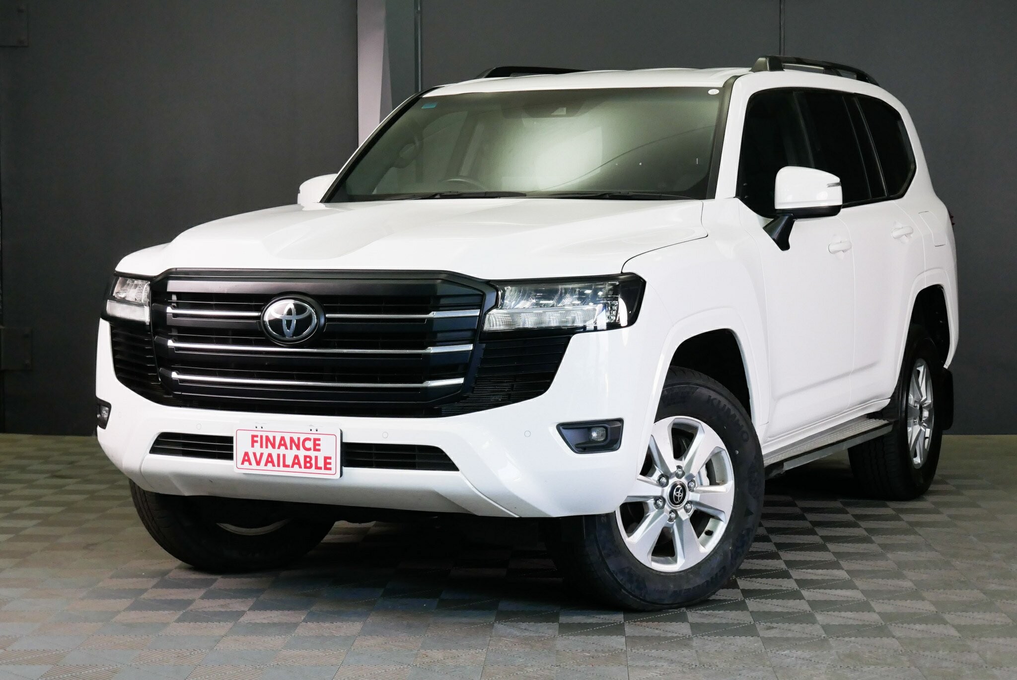Toyota Landcruiser image 3