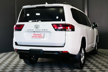 https://vehicle-cdn.autoleague.cloud/30640_U110836_4.jpg