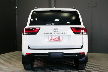 https://vehicle-cdn.autoleague.cloud/30640_U110836_5.jpg