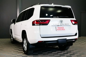 https://vehicle-cdn.autoleague.cloud/30640_U110836_6.jpg