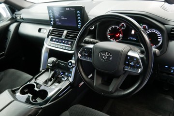 https://vehicle-cdn.autoleague.cloud/30640_U110836_8.jpg