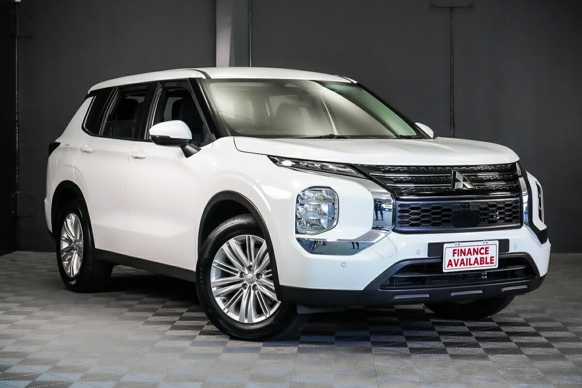 Mitsubishi Outlander image 1