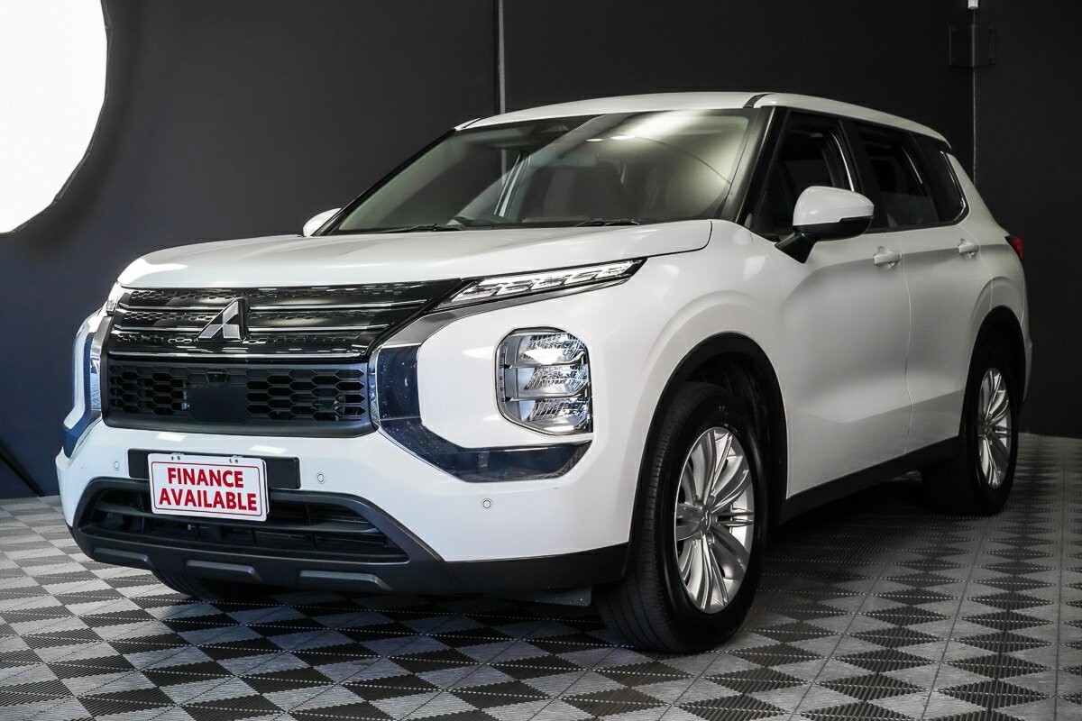 Mitsubishi Outlander image 4
