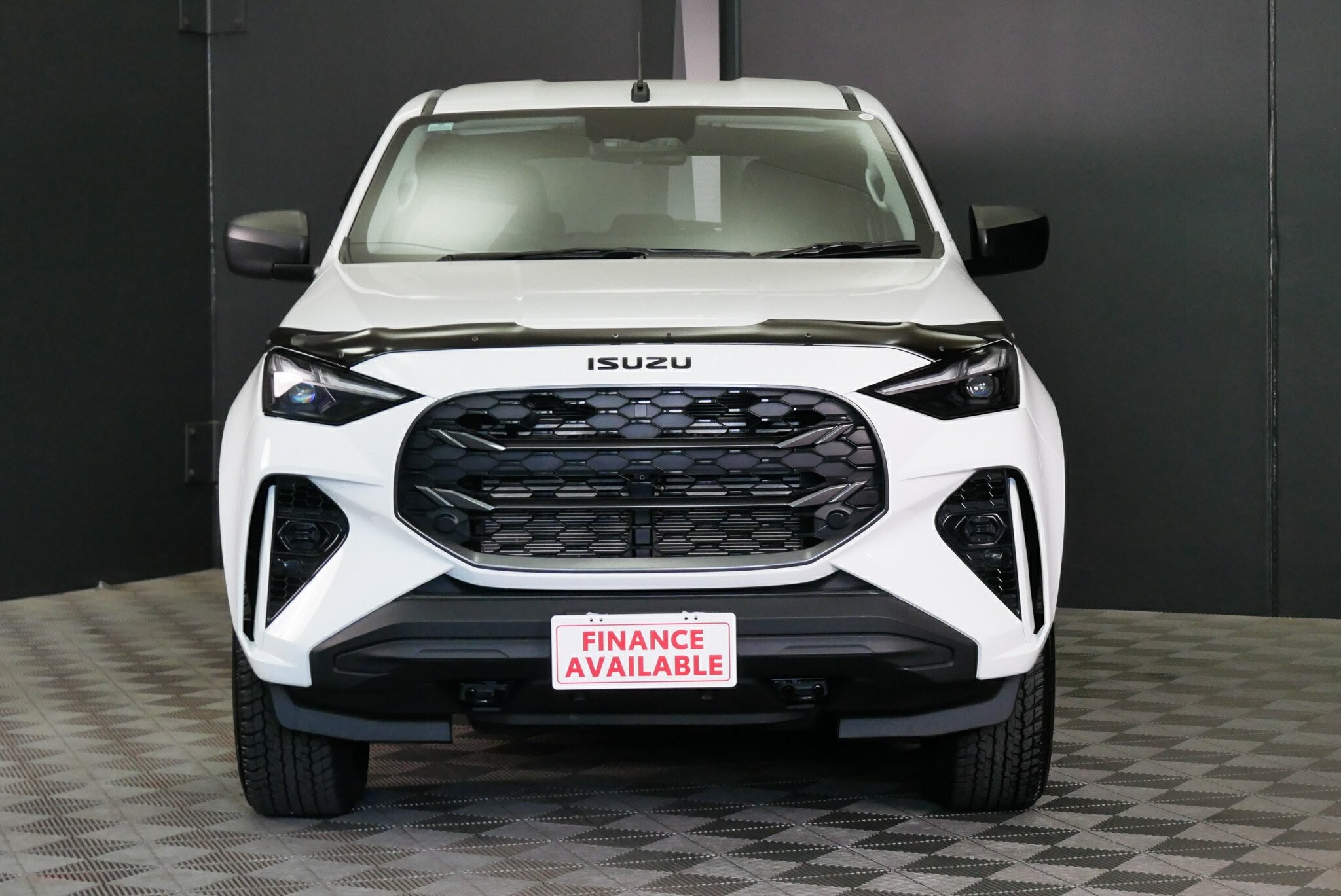 Isuzu Mu-x image 2