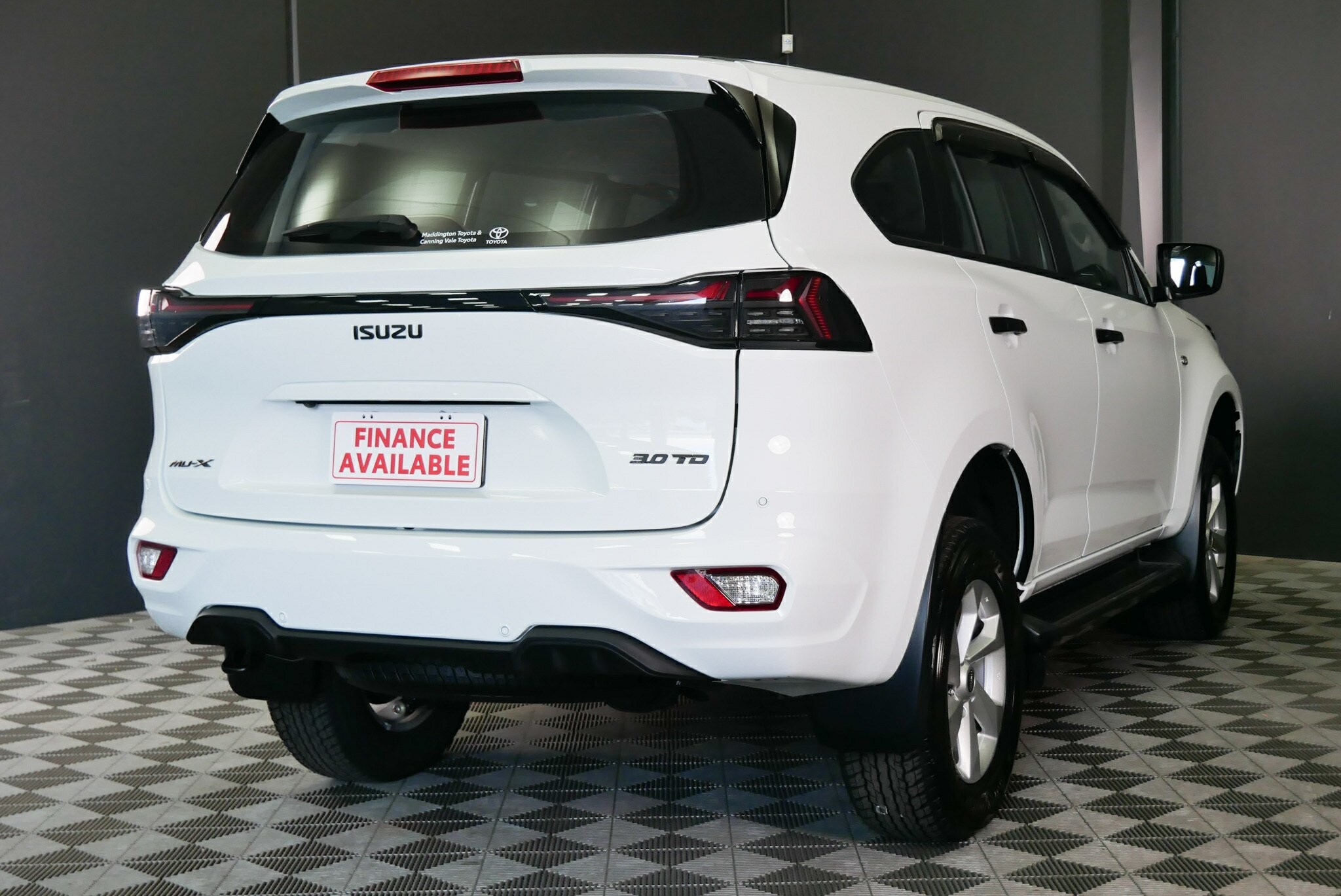 Isuzu Mu-x image 4