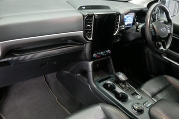 https://vehicle-cdn.autoleague.cloud/30640_U110855_18.jpg