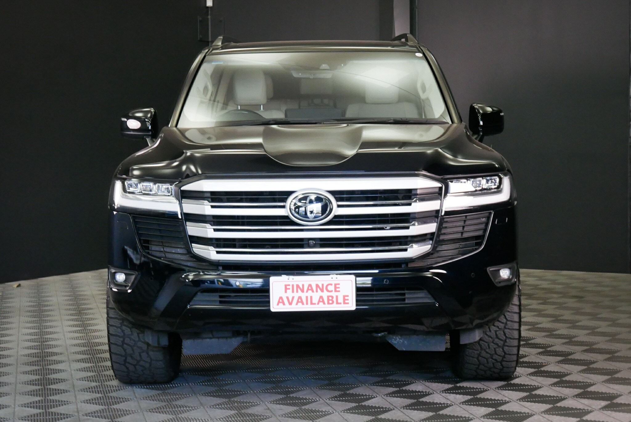 Toyota Landcruiser image 2