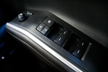 https://vehicle-cdn.autoleague.cloud/30640_U110879_18.jpg