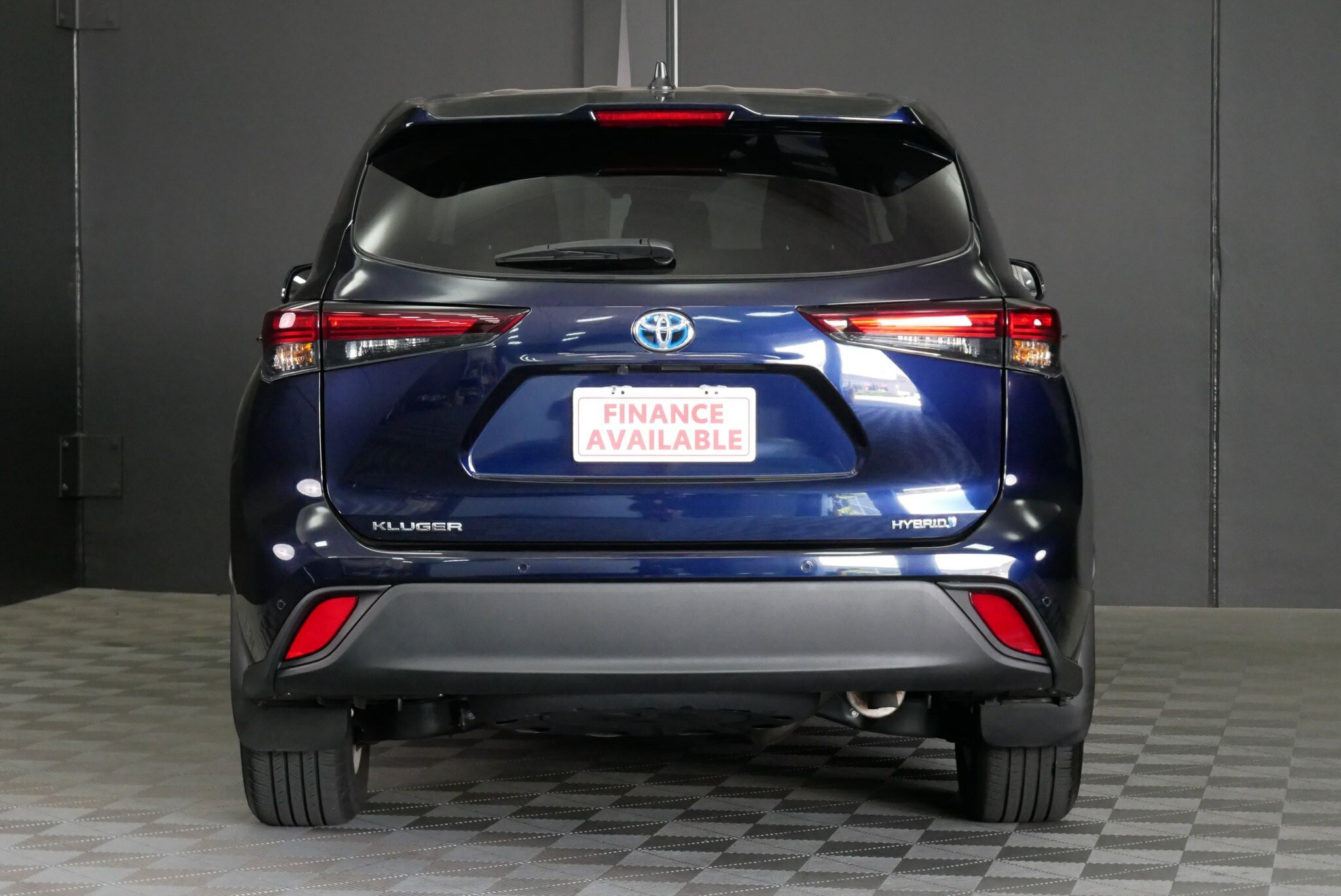 Toyota Kluger image 4
