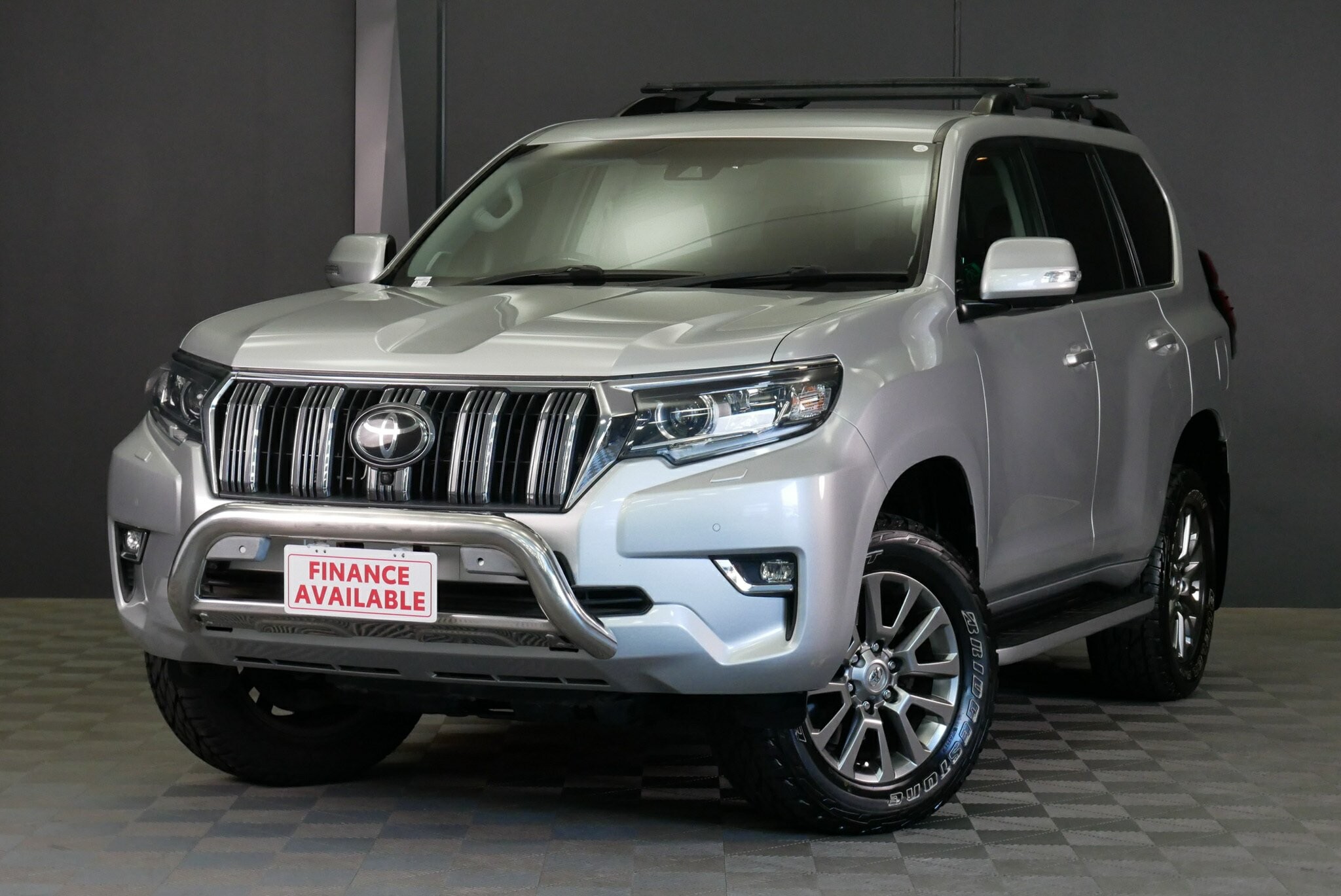 Toyota Landcruiser Prado image 3
