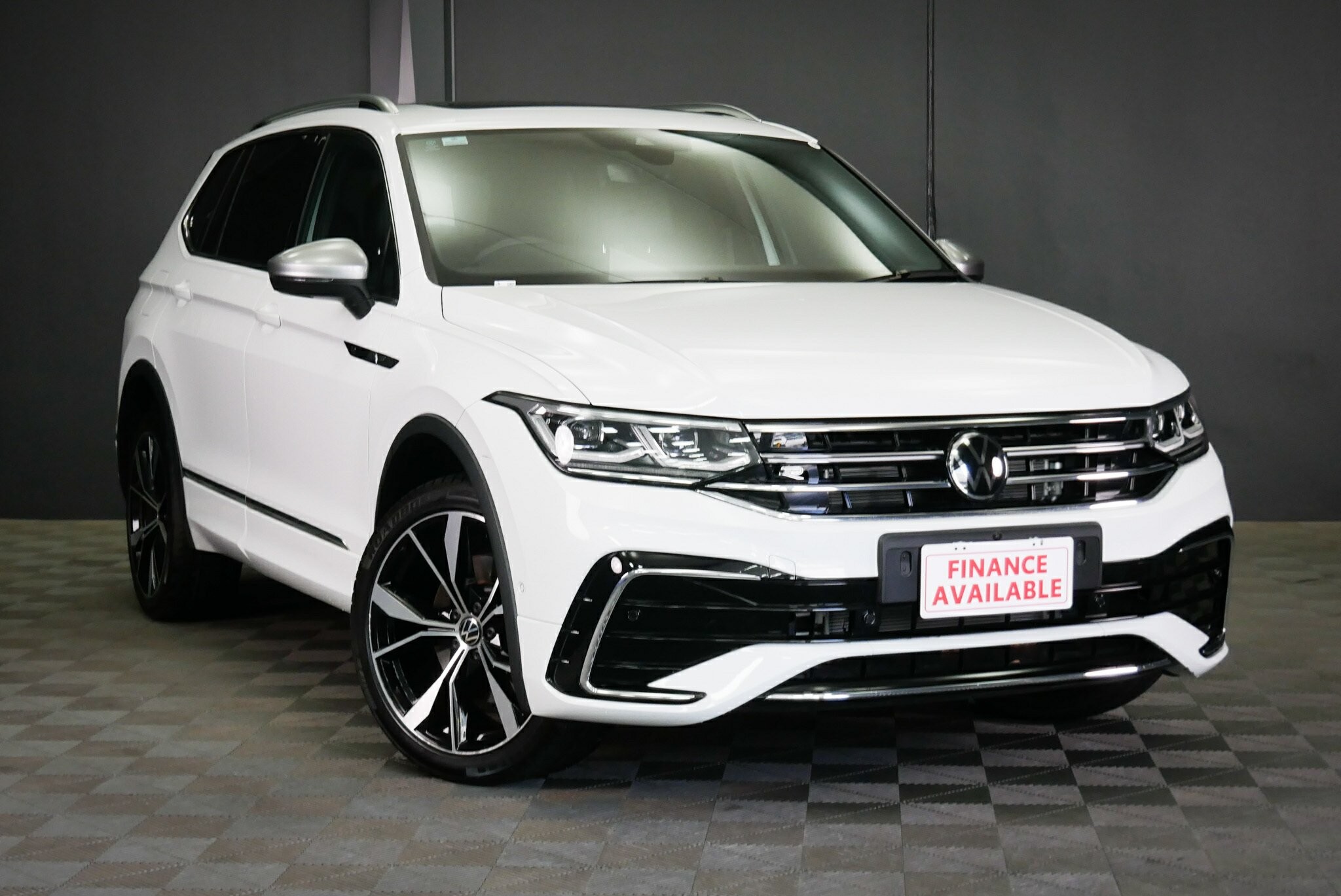Volkswagen Tiguan image 1