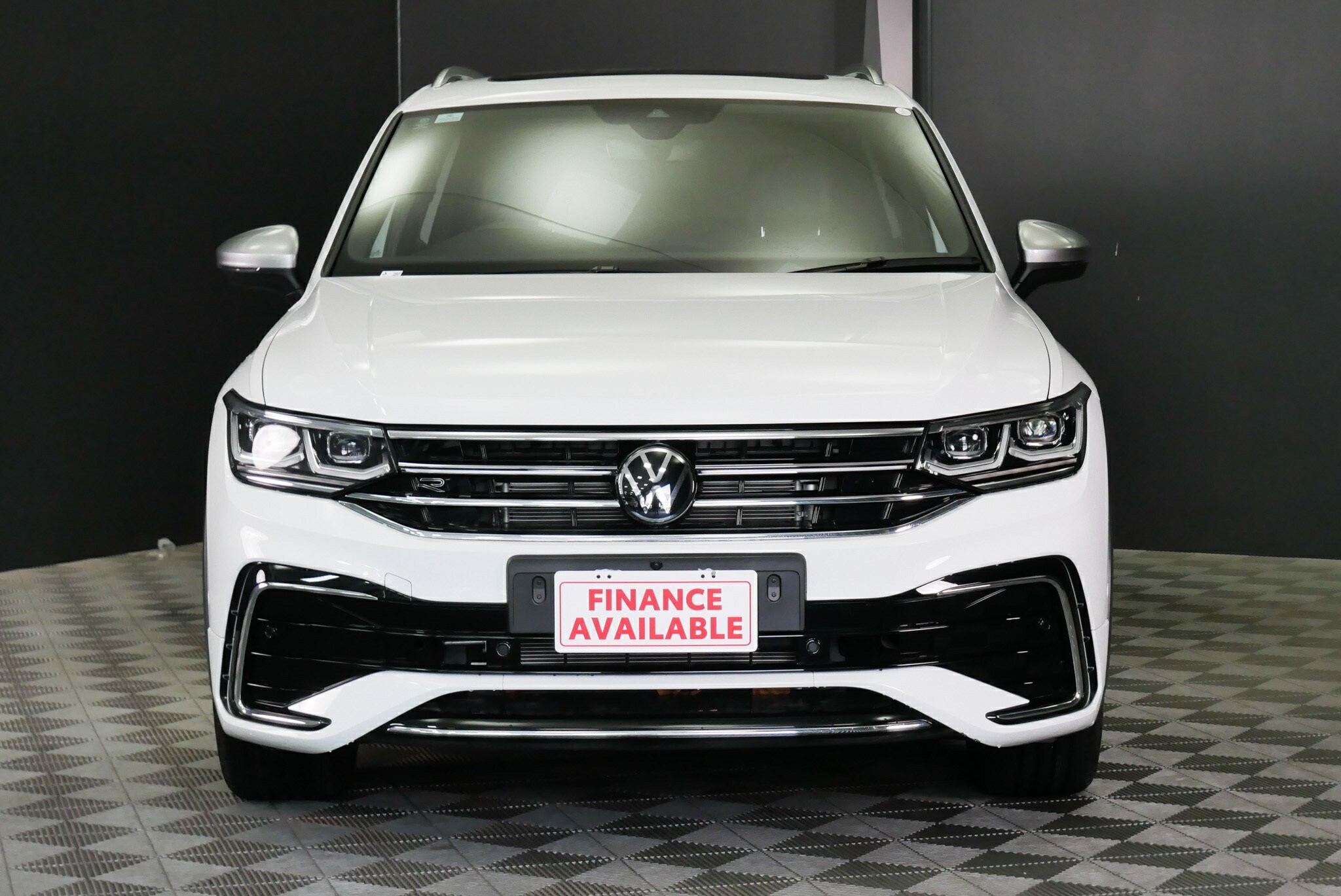 Volkswagen Tiguan image 2