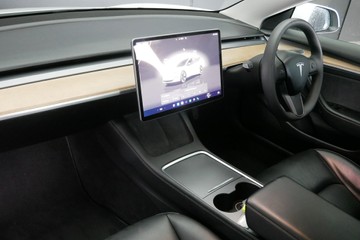 https://vehicle-cdn.autoleague.cloud/30640_U110922_21.jpg