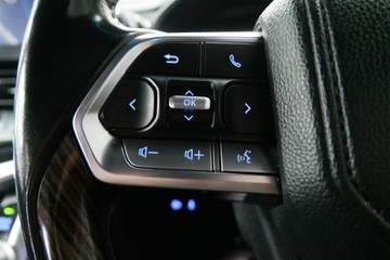 https://vehicle-cdn.autoleague.cloud/30640_U110923_15.jpg