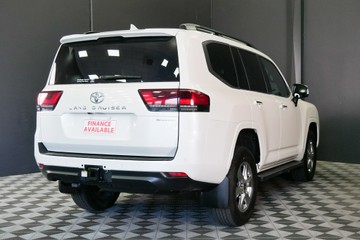 https://vehicle-cdn.autoleague.cloud/30640_U110923_4.jpg