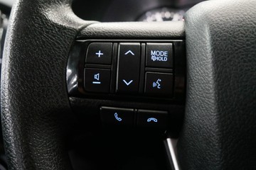 https://vehicle-cdn.autoleague.cloud/30640_U110936_15.jpg