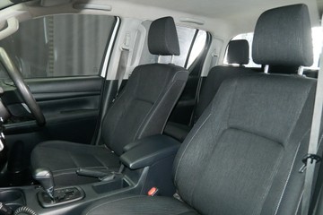 https://vehicle-cdn.autoleague.cloud/30640_U110936_20.jpg