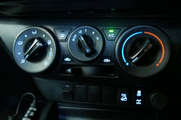 https://vehicle-cdn.autoleague.cloud/30640_U110939_11.jpg