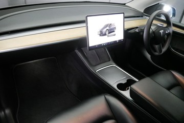https://vehicle-cdn.autoleague.cloud/30640_U110950_16.jpg