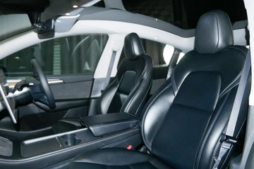 https://vehicle-cdn.autoleague.cloud/30640_U110950_17.jpg