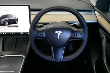 https://vehicle-cdn.autoleague.cloud/30640_U110950_9.jpg