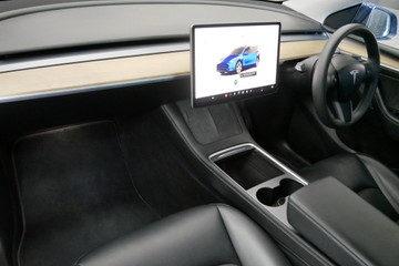 https://vehicle-cdn.autoleague.cloud/30640_U110953_17.jpg