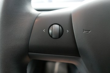 https://vehicle-cdn.autoleague.cloud/30640_U110953_20.jpg