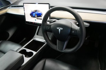 https://vehicle-cdn.autoleague.cloud/30640_U110953_9.jpg