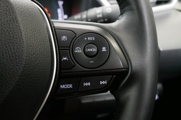 https://vehicle-cdn.autoleague.cloud/30640_U110975_15.jpg