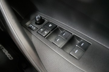 https://vehicle-cdn.autoleague.cloud/30640_U110975_16.jpg