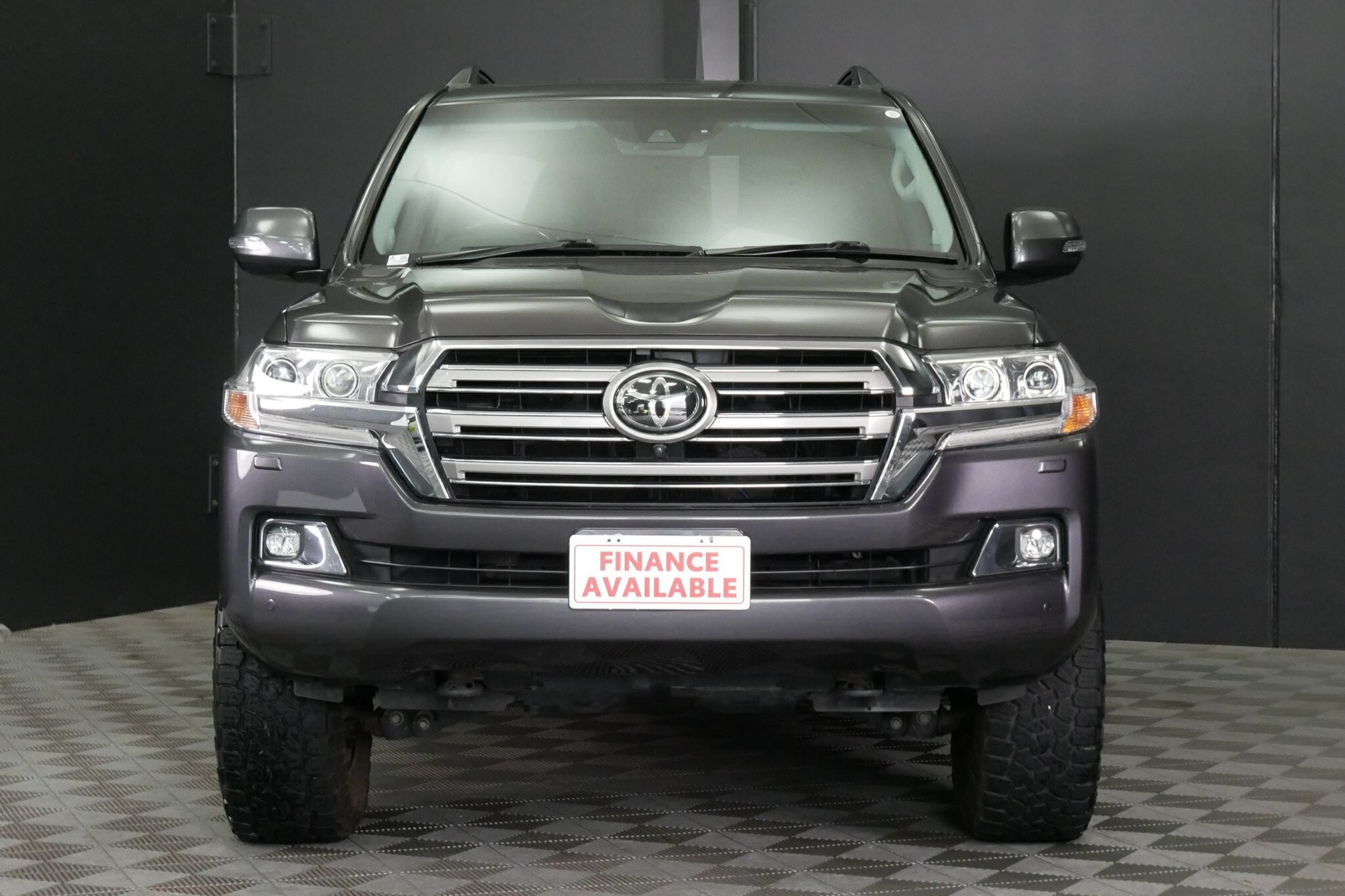Toyota Landcruiser image 2