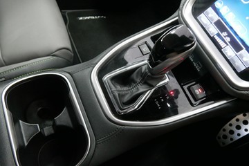 https://vehicle-cdn.autoleague.cloud/30640_U110980_13.jpg
