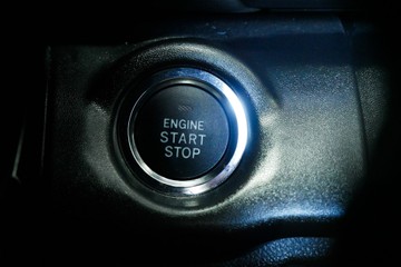 https://vehicle-cdn.autoleague.cloud/30640_U110980_17.jpg