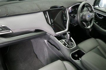 https://vehicle-cdn.autoleague.cloud/30640_U110980_18.jpg
