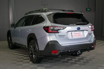 https://vehicle-cdn.autoleague.cloud/30640_U110980_6.jpg