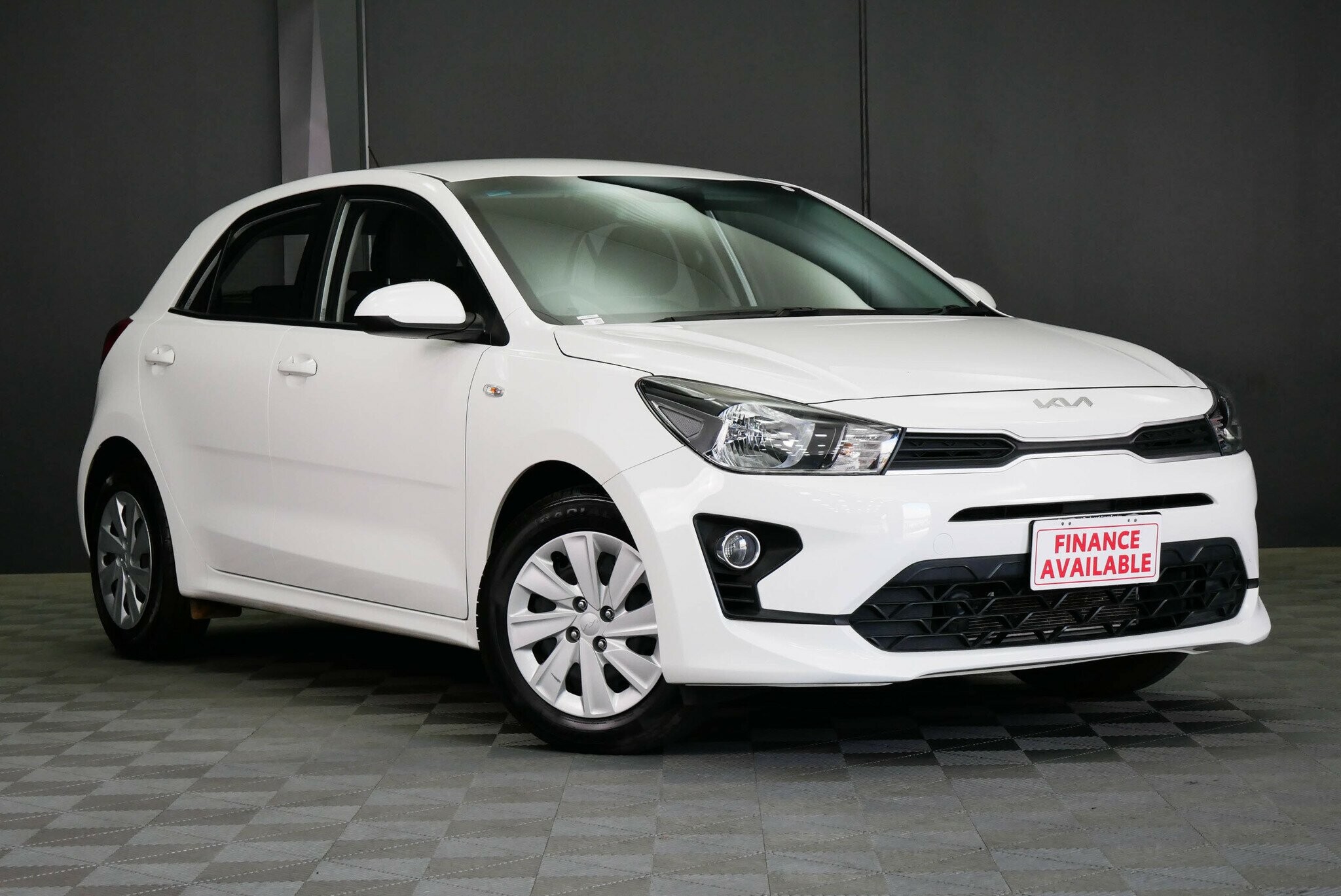 Kia Rio image 1