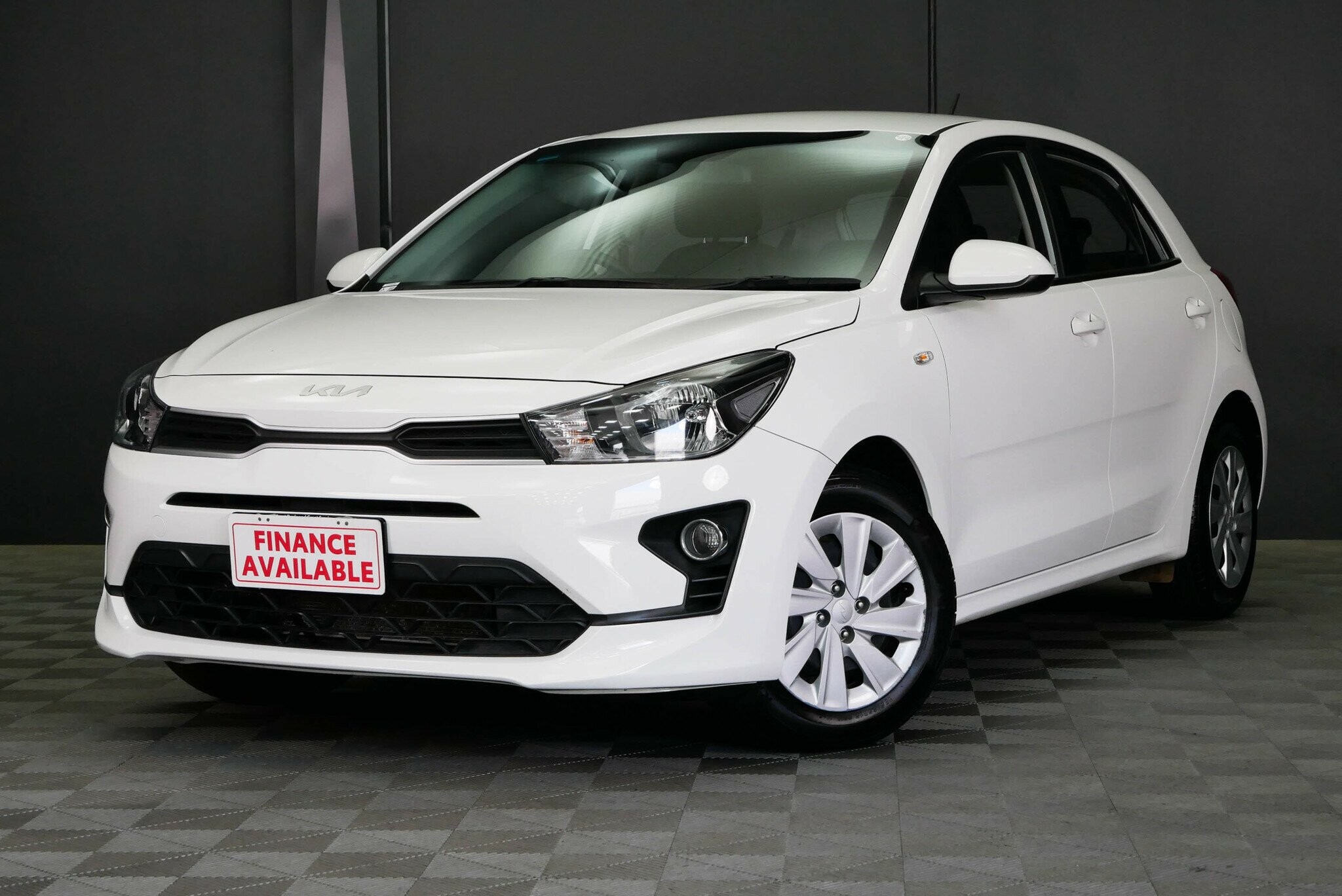 Kia Rio image 3