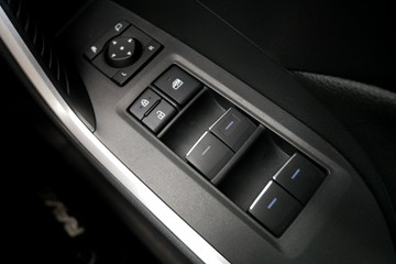 https://vehicle-cdn.autoleague.cloud/30640_U110995_17.jpg