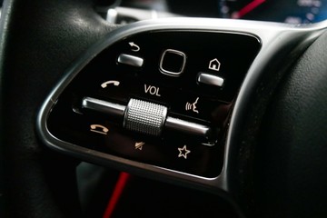 https://vehicle-cdn.autoleague.cloud/30640_U110997_14.jpg