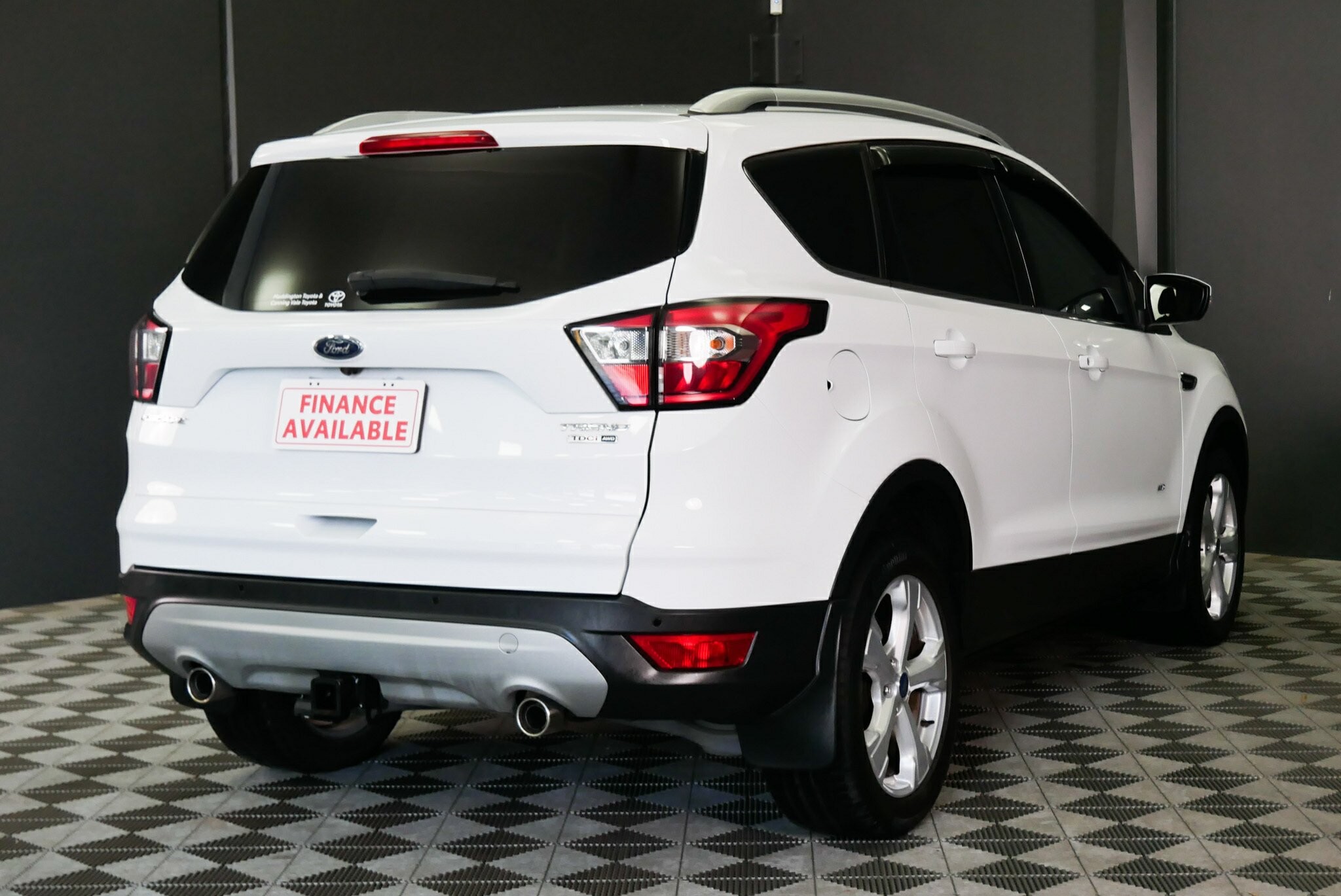 Ford Escape image 4
