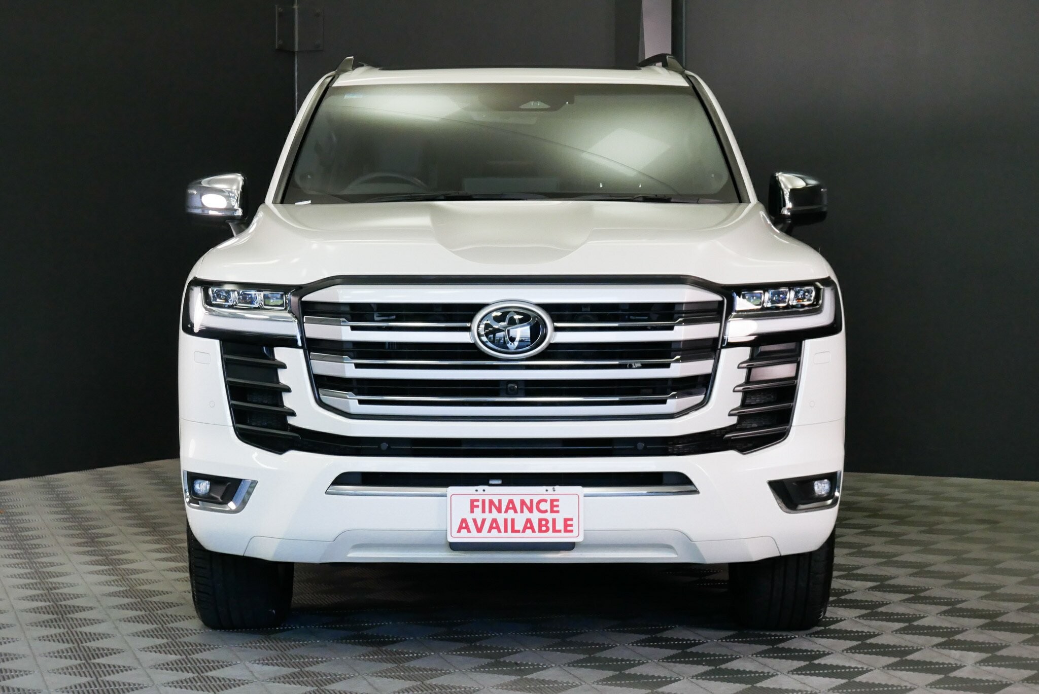 Toyota Landcruiser image 2