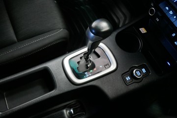 https://vehicle-cdn.autoleague.cloud/30640_U111017_14.jpg