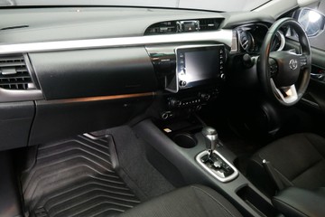 https://vehicle-cdn.autoleague.cloud/30640_U111017_19.jpg