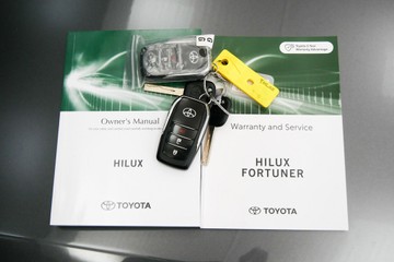 https://vehicle-cdn.autoleague.cloud/30640_U111017_23.jpg