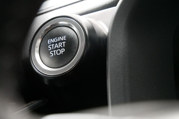 https://vehicle-cdn.autoleague.cloud/30640_U111019_16.jpg
