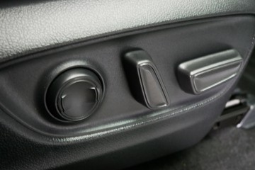https://vehicle-cdn.autoleague.cloud/30640_U111019_23.jpg